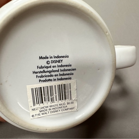 DISNEY Snow White and the Seven Dwarves coffee cup mug. - Picture 5 of 5